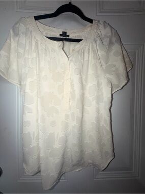 Ann Taylor Cream Textured Short-Sleeve Blouse